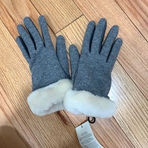 Women’s Small Ugg Gloves - NWT